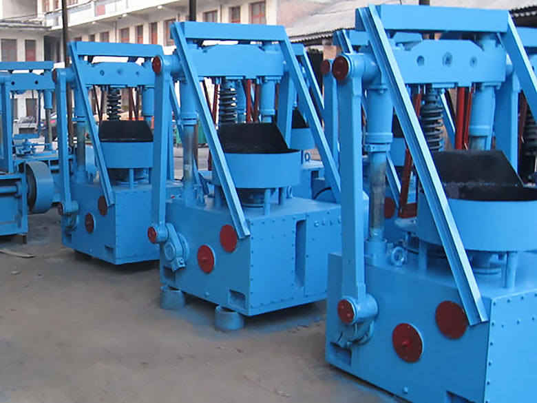 Fully enclosed briquette machine