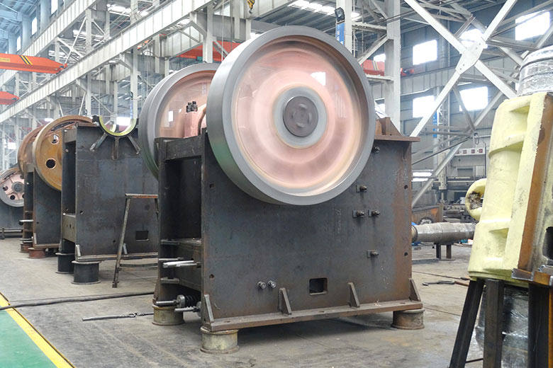 Jaw crusher's frame