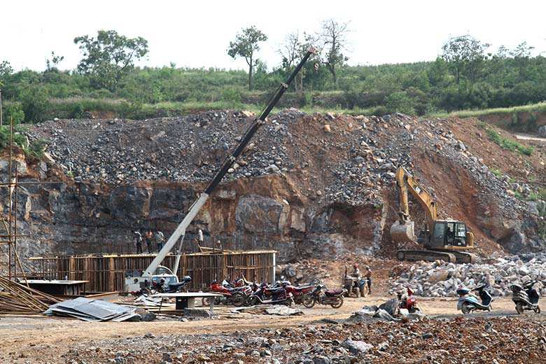 The installation and removal in the crushing site